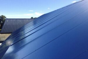 Quelle pente minimum pour une toiture bac acier ?